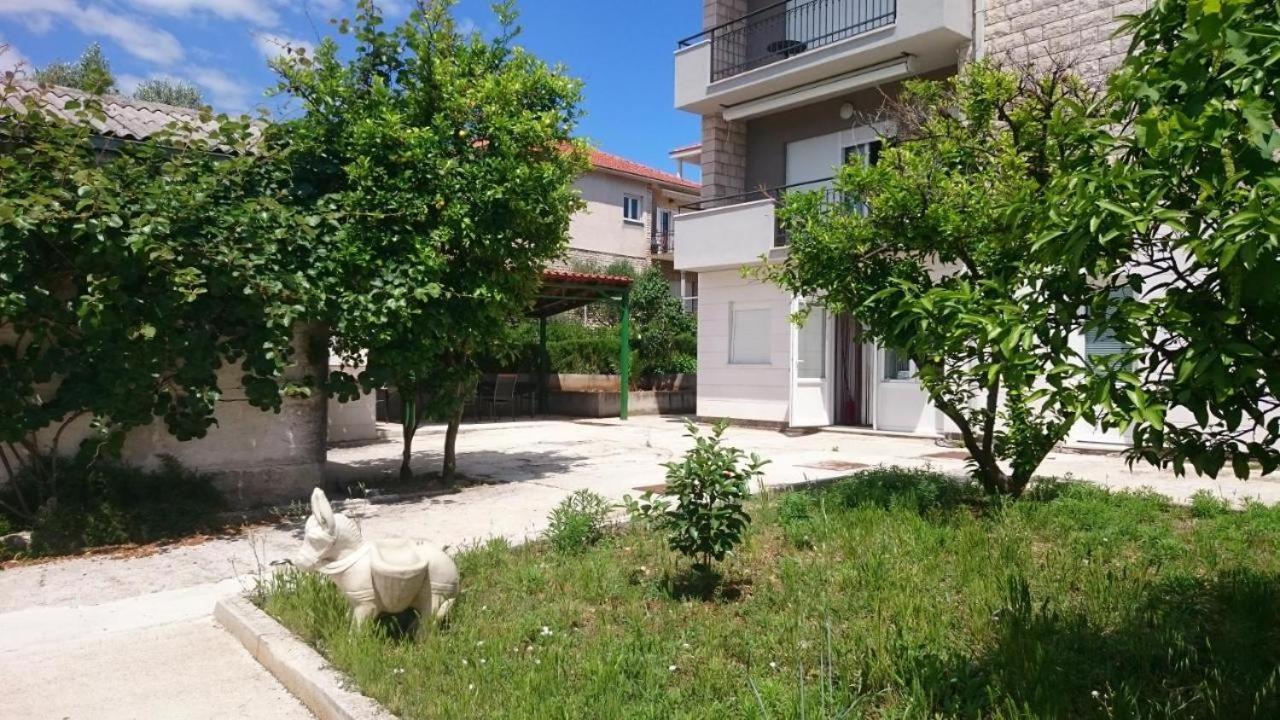 Appartamento Affabilis Vip House Traù Esterno foto
